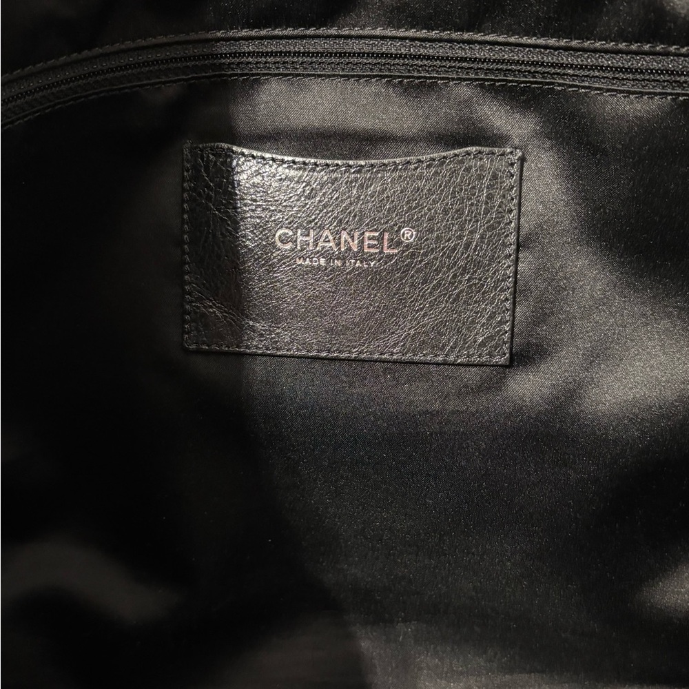 Chanel Authentic Glazed Calfskin On The Road Crumpled Leather Tote - Picture 9 of 14